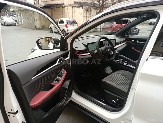 Geely Coolray-7