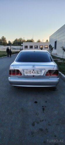 Mercedes E 240 2000, 322,195 km - 2.6 l - Salyan