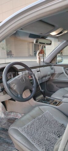 Mercedes E 240 2000, 322,195 km - 2.6 l - Salyan