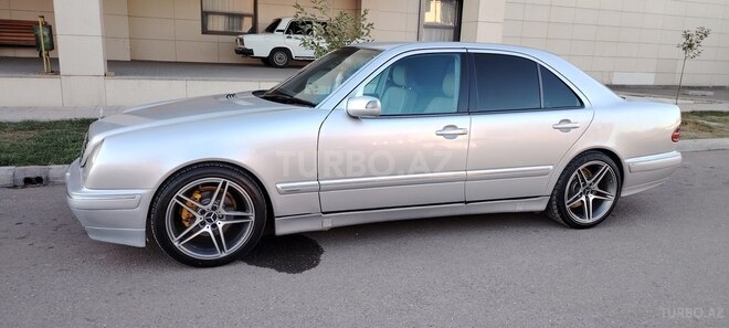 Mercedes E 240 2000, 322,195 km - 2.6 l - Salyan