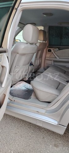 Mercedes E 240 2000, 322,195 km - 2.6 l - Salyan