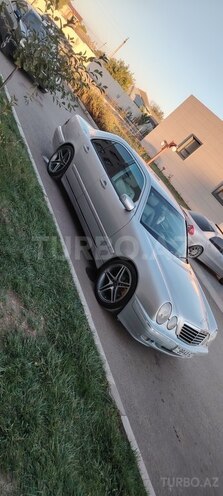 Mercedes E 240 2000, 322,195 km - 2.6 l - Salyan