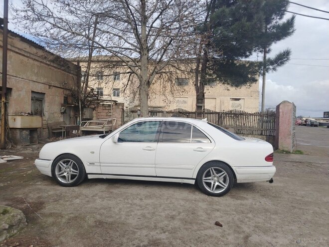 Mercedes E 240 1999, 250,000 km - 2.4 l - Bakı