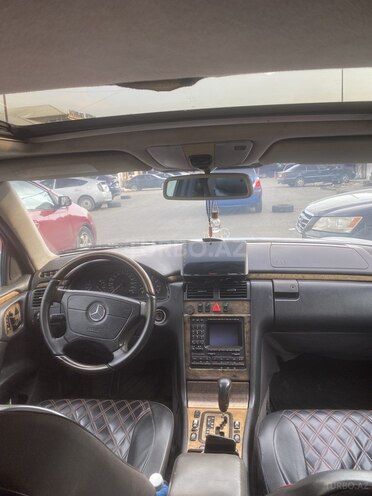 Mercedes E 240 1999, 250,000 km - 2.4 l - Bakı