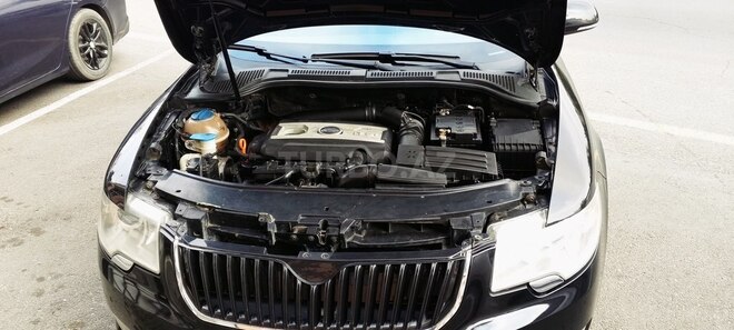 Skoda Superb 2012, 318,931 km - 1.8 l - Bakı