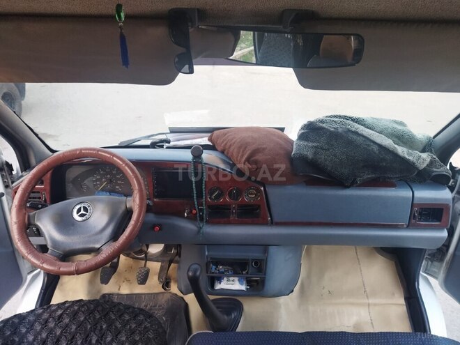 Mercedes Sprinter 412 2000, 438,377 km - 2.9 l - Şirvan