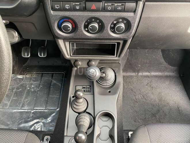 LADA (VAZ) Niva-6
