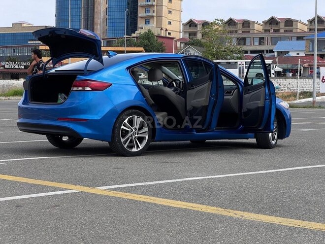 Hyundai Elantra 2017, 160,000 km - 2.0 л - Bakı