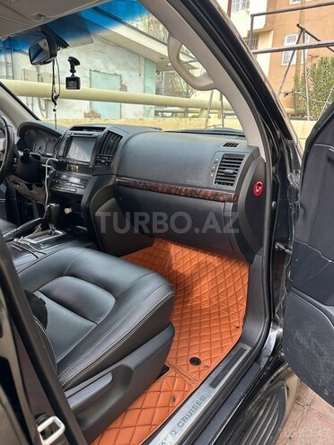 Toyota Land Cruiser-14