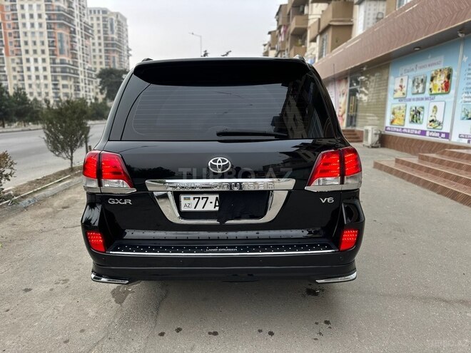 Toyota Land Cruiser-12