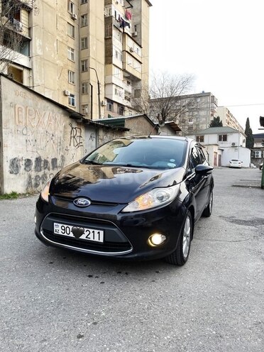 Ford Fiesta 2010, 153,000 km - 1.4 л - Bakı