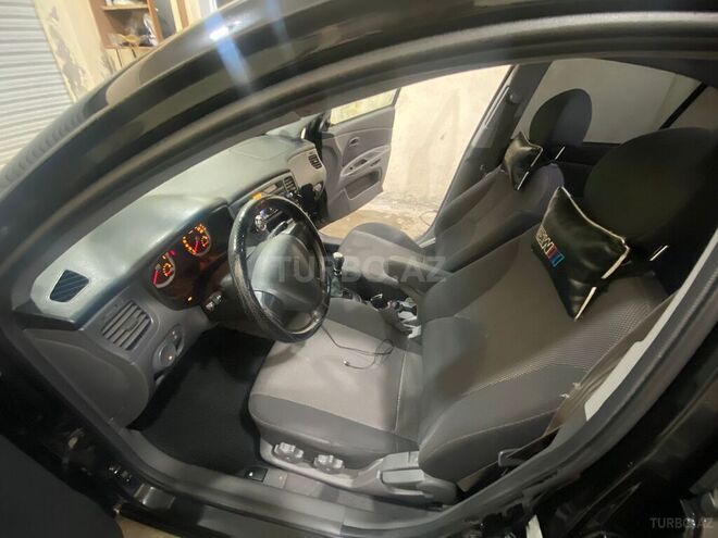 Kia Rio 2005, 293,792 km - 1.4 л - Biləsuvar