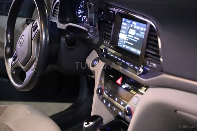 Hyundai Elantra 2016, 15,000 km - 2.0 l - Bakı