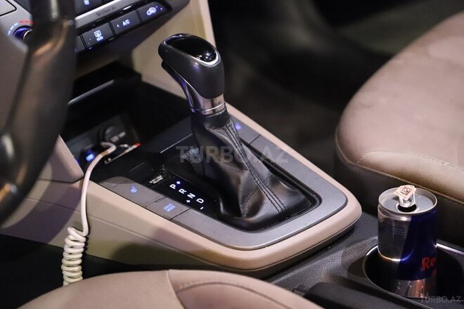 Hyundai Elantra 2016, 15,000 km - 2.0 l - Bakı
