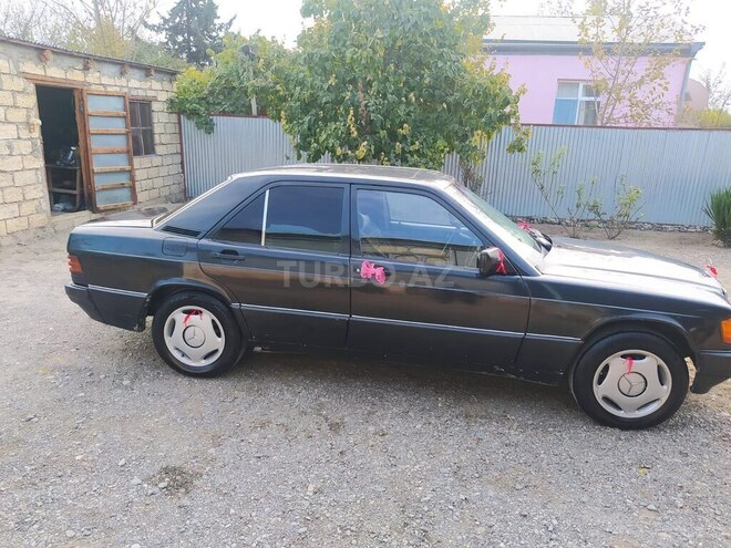 Mercedes A 190 1990, 241,556 km - 2.0 л - İmişli