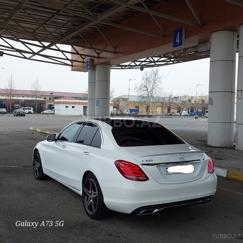Mercedes C 300 2015, 140,500 km - 3.5 l - Yevlax