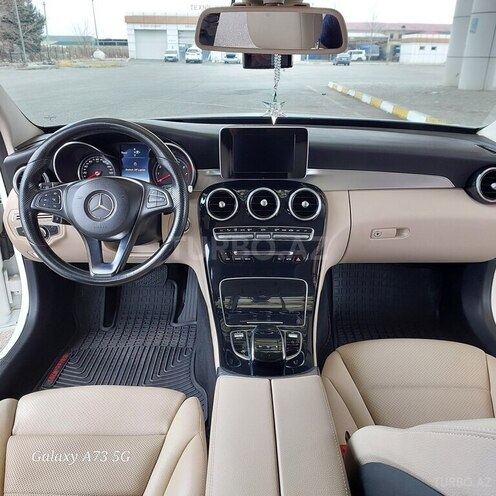 Mercedes C 300 2015, 140,500 km - 3.5 l - Yevlax