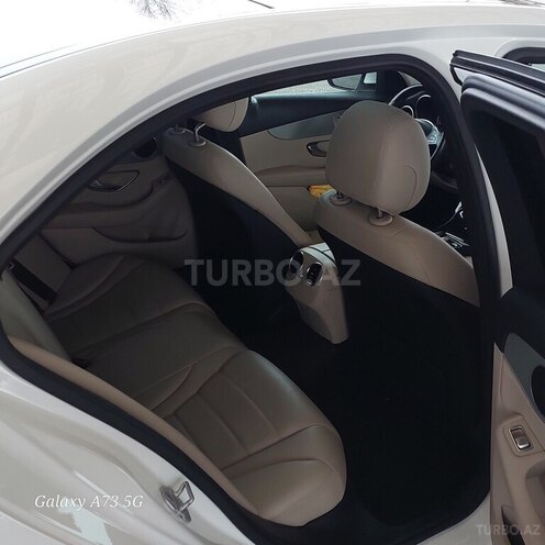 Mercedes C 300 2015, 140,500 km - 3.5 l - Yevlax