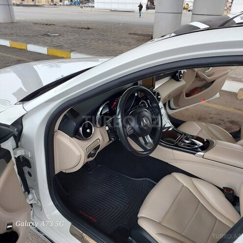 Mercedes C 300 2015, 140,500 km - 3.5 l - Yevlax