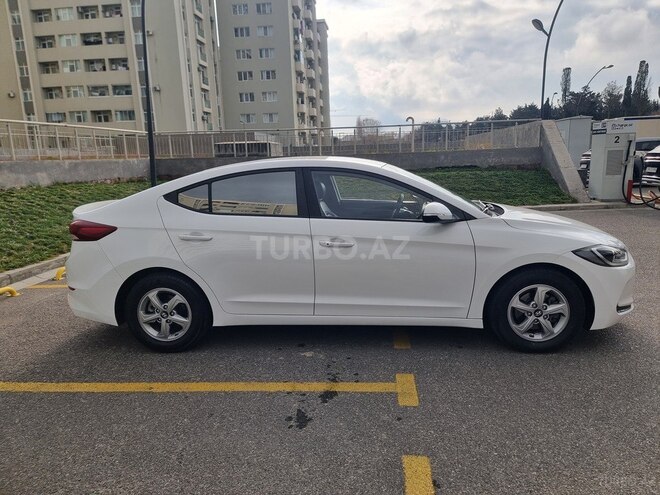 Hyundai Elantra 2016, 179,075 km - 1.6 л - Bakı