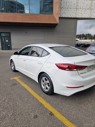 Hyundai Elantra 2016, 179,075 km - 1.6 л - Bakı