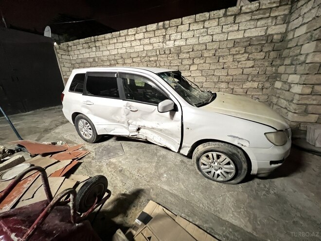 Mitsubishi Airtrek 2002, 212,456 km - 2.0 l - Bakı
