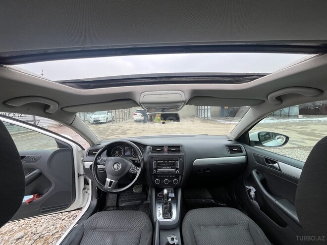 Volkswagen Jetta-9