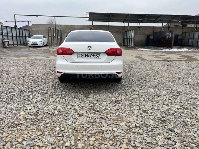 Volkswagen Jetta-4
