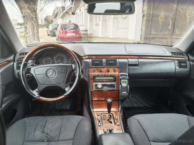 Mercedes E 240 1998, 382,370 km - 2.4 л - Bakı