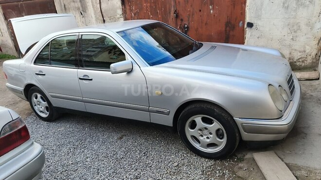 Mercedes E 240 1998, 382,370 km - 2.4 л - Bakı