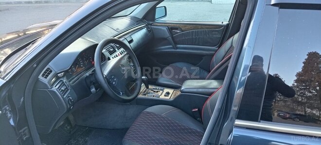 Mercedes E 240 1999, 322,000 km - 2.4 l - Bakı