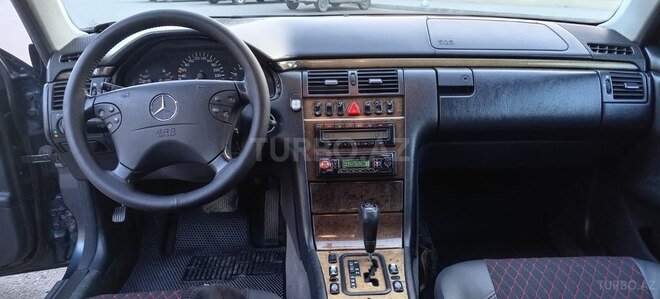 Mercedes E 240 1999, 322,000 km - 2.4 l - Bakı