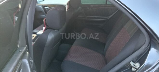 Mercedes E 240 1999, 322,000 km - 2.4 l - Bakı