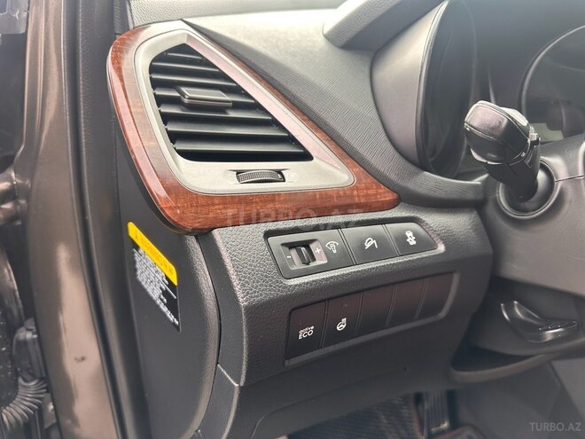 Hyundai Santa Fe-15