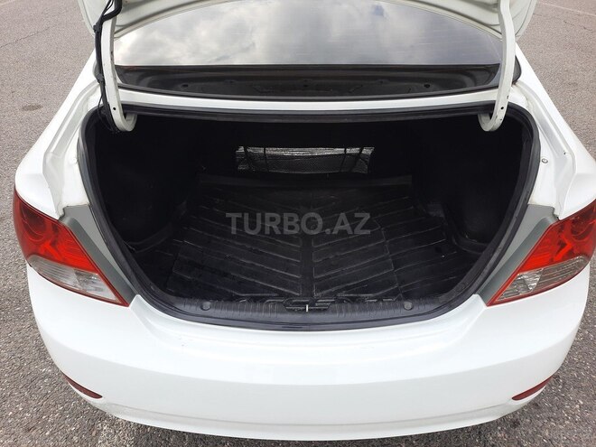 Hyundai Accent-8