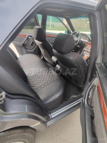Mercedes E 220 1994, 252,500 km - 2.2 л - Xudat