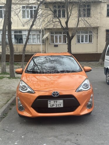 Toyota Prius C 2015, 292,901 km - 1.5 l - Bakı