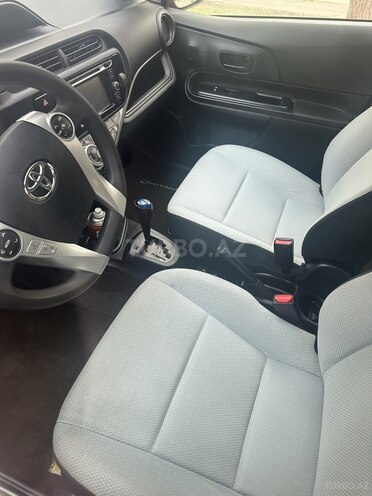 Toyota Prius C 2015, 292,901 km - 1.5 l - Bakı