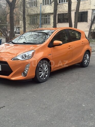 Toyota Prius C 2015, 292,901 km - 1.5 l - Bakı