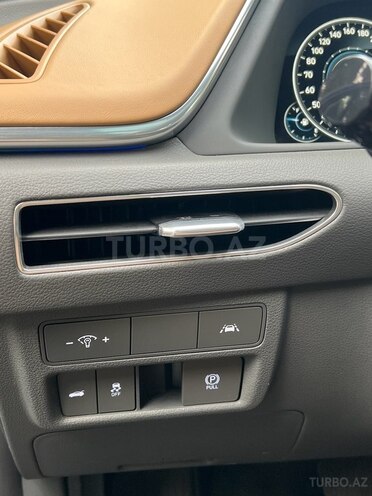 Hyundai Sonata-12