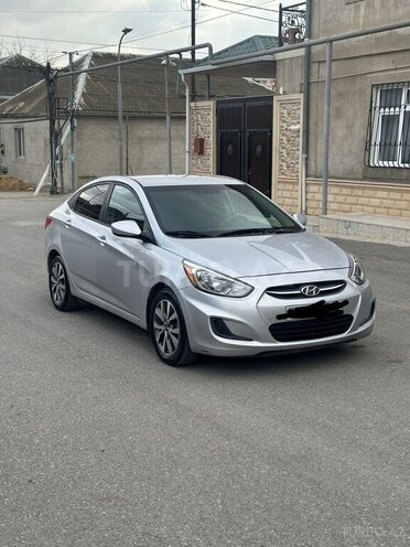 Hyundai Accent-5