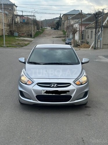 Hyundai Accent-10