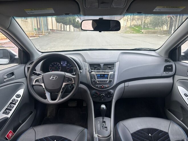 Hyundai Accent-13