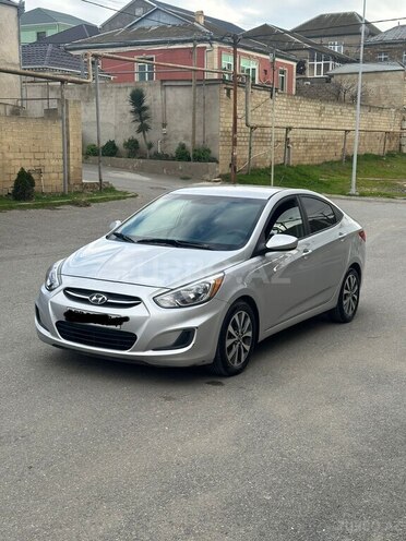 Hyundai Accent-15