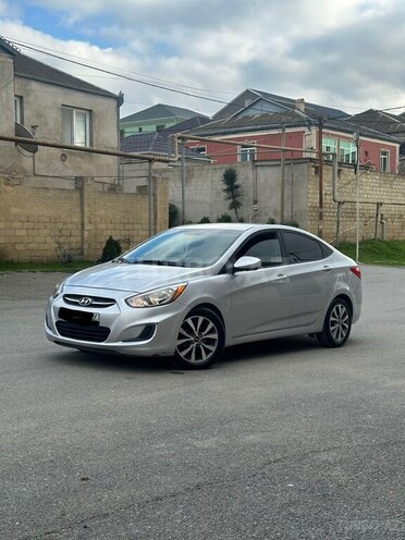 Hyundai Accent-16