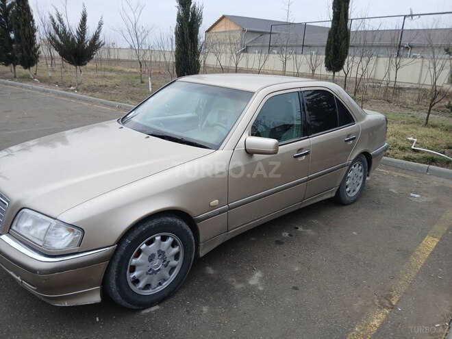 Mercedes C 200 1999, 425,805 km - 2.0 л - Sabirabad