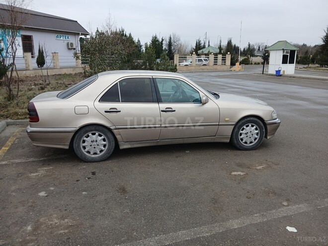 Mercedes C 200 1999, 425,805 km - 2.0 л - Sabirabad