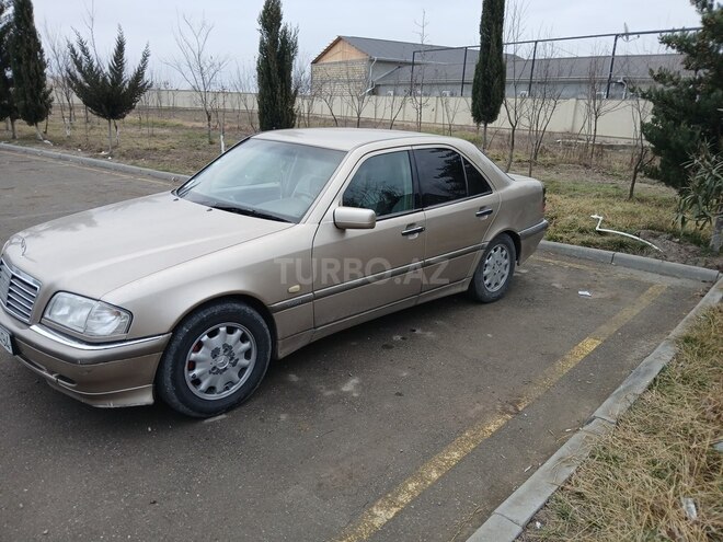 Mercedes C 200 1999, 425,805 km - 2.0 л - Sabirabad