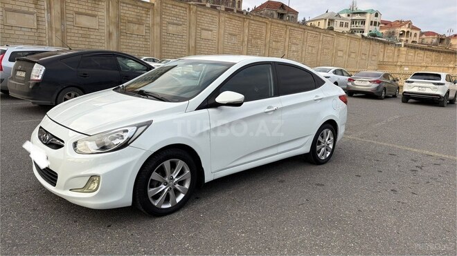 Hyundai Accent-4