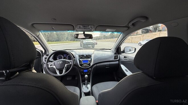 Hyundai Accent-8